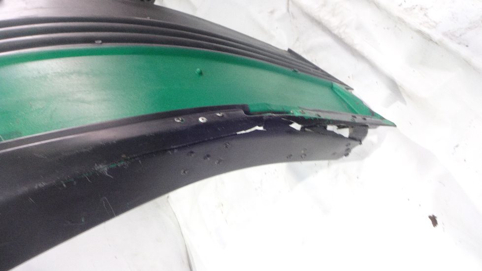 крыло переднее б/у \ трещина,сколы - 1